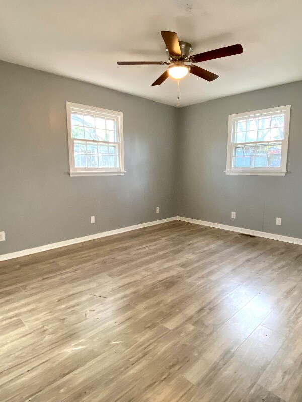 Building Photo - 9505 Tiverton Way