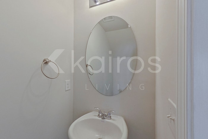 Building Photo - 208 Bennett Dairy Rd