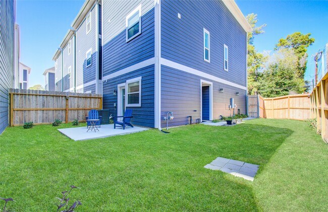 Building Photo - 901 Lehman St