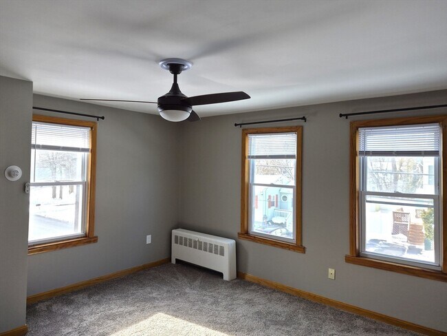 Building Photo - 53 Melrose Ave