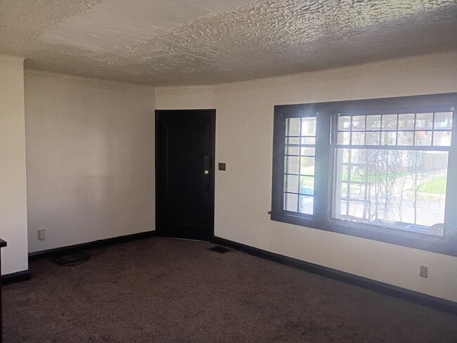 Building Photo - 17926 E Park Dr