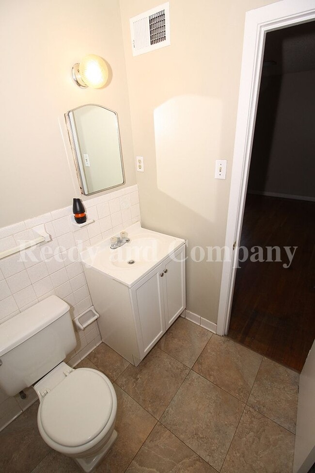 Building Photo - 3635 W Big Bend Dr