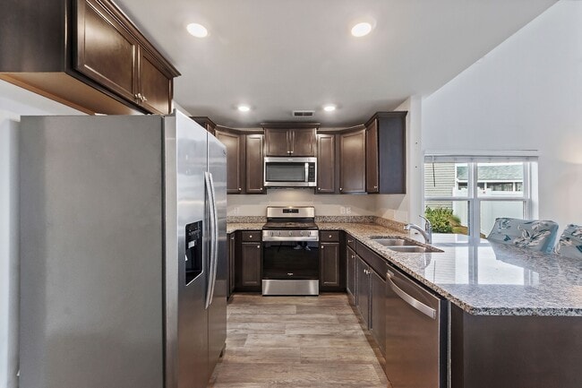 Building Photo - 9784 Transplanter Cir