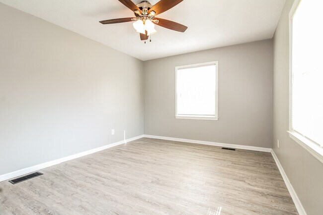 Building Photo - Charming Home in Spartanburg!