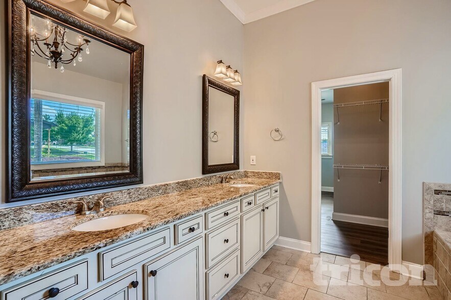 Building Photo - 1893 Skybrooke Ln