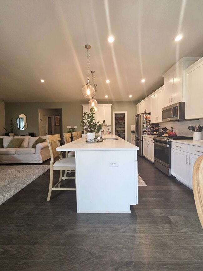 Building Photo - Executive home in Tarrington Subdivision on quiet cul-de-sac lot.