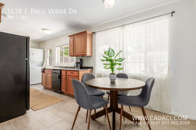 Building Photo - 1638 E Palo Verde Dr