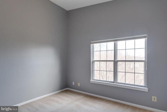 Building Photo - 7501 Ashby Ln