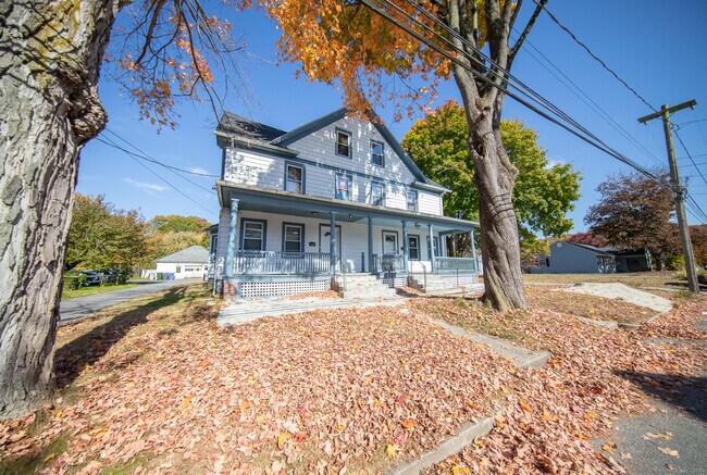 Primary Photo - 32 Linnell St