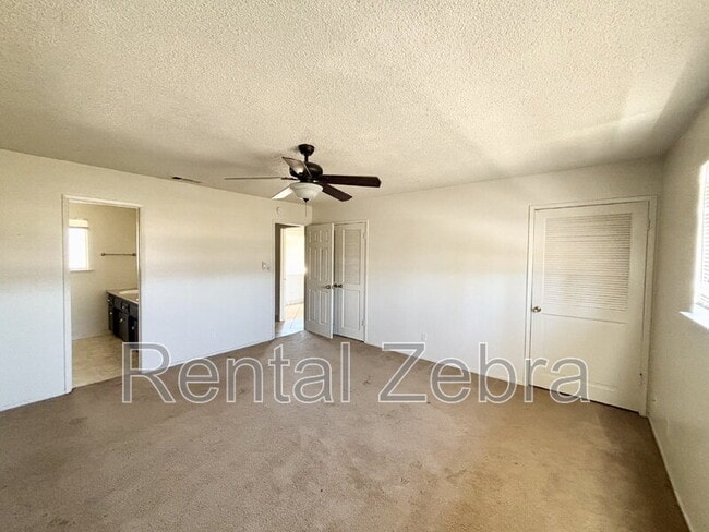 Building Photo - 2400 Gurr Rd