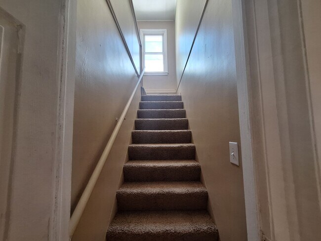 Building Photo - Come see your new home!