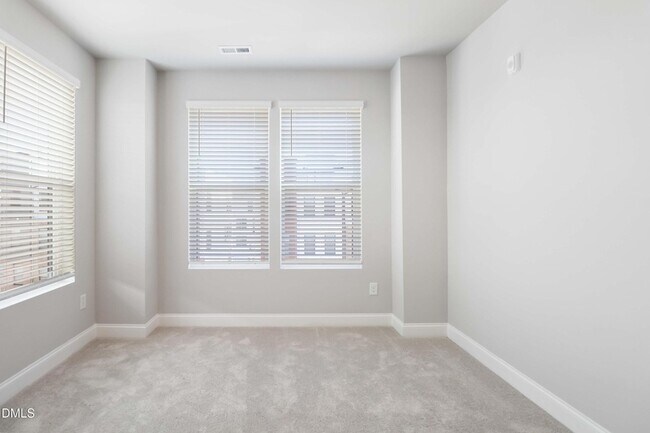 Building Photo - 1247 Shaw View Aly