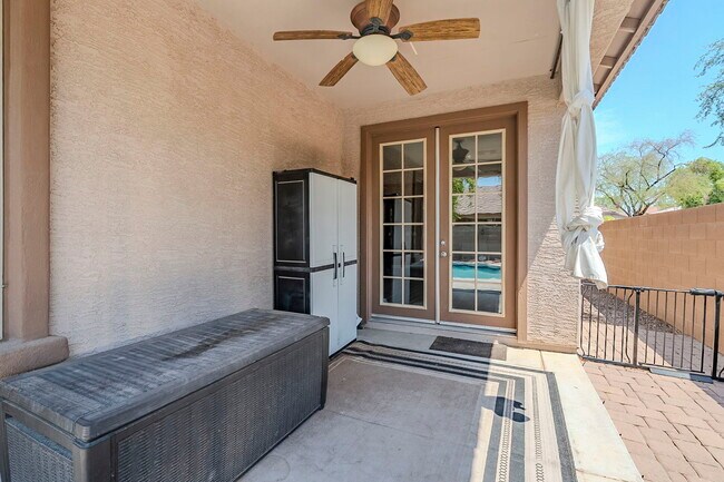 Building Photo - 2407 W Fawn Dr