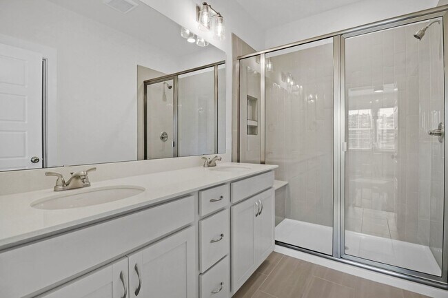 Building Photo - Luxury Townhome in Midtown Nexton