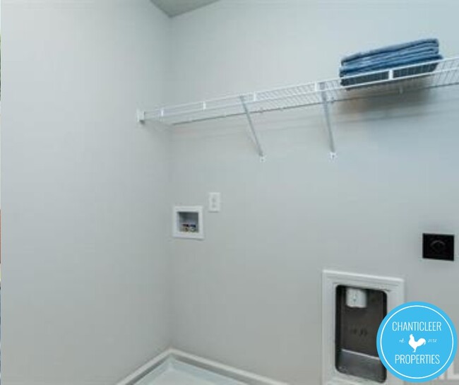 Building Photo - 3322 Tracer Dr