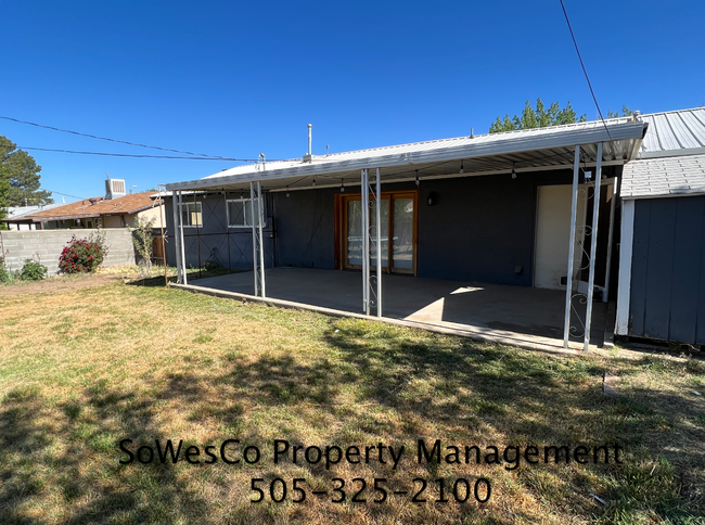 Building Photo - Three Bedroom 2 Bath Remodeled with Refrig...