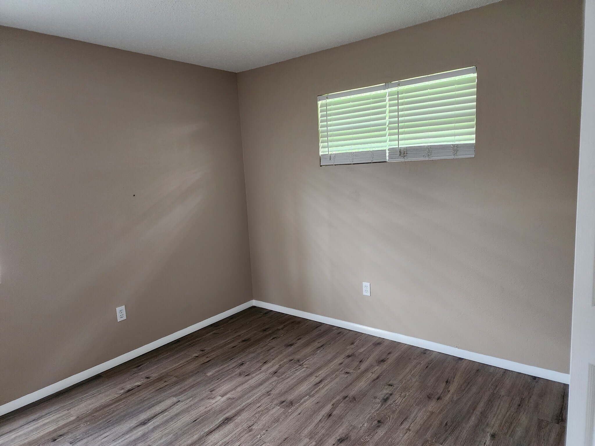 Building Photo - 3271 S Alabama Ave