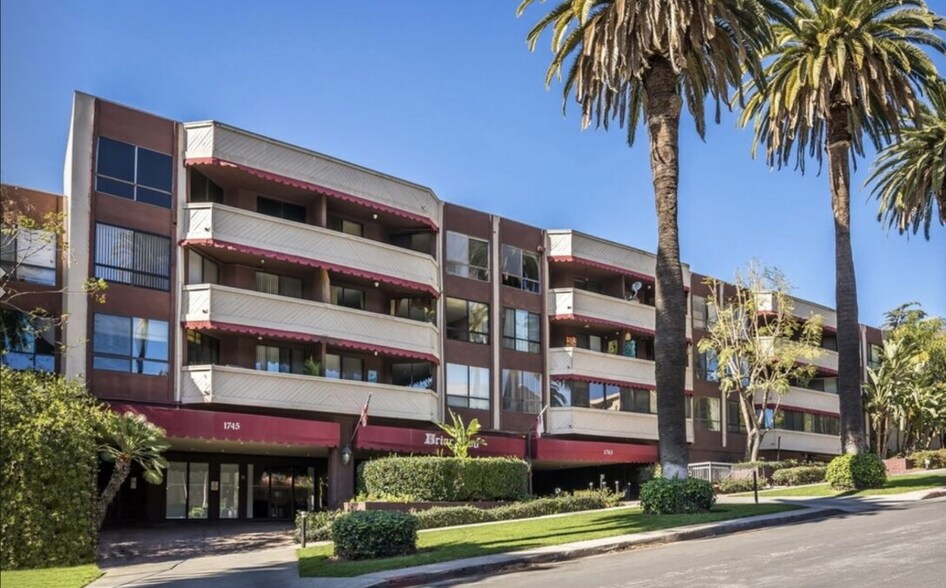 Building Photo - 1745 Camino Palmero St