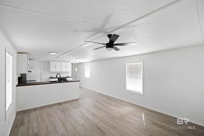 Building Photo - 16869 Lea Cir
