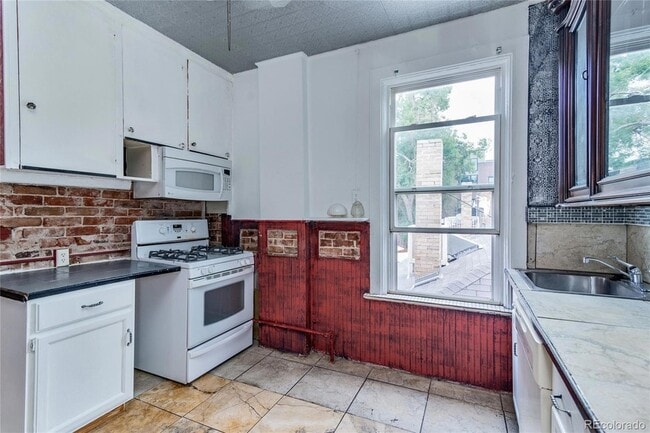 Building Photo - 123 S Pennsylvania St