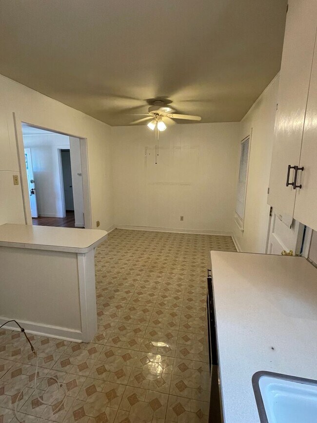 2 Houses! 2/1 and studio together in West 204 N Howe St Lampasas TX 76550 Apartment Finder