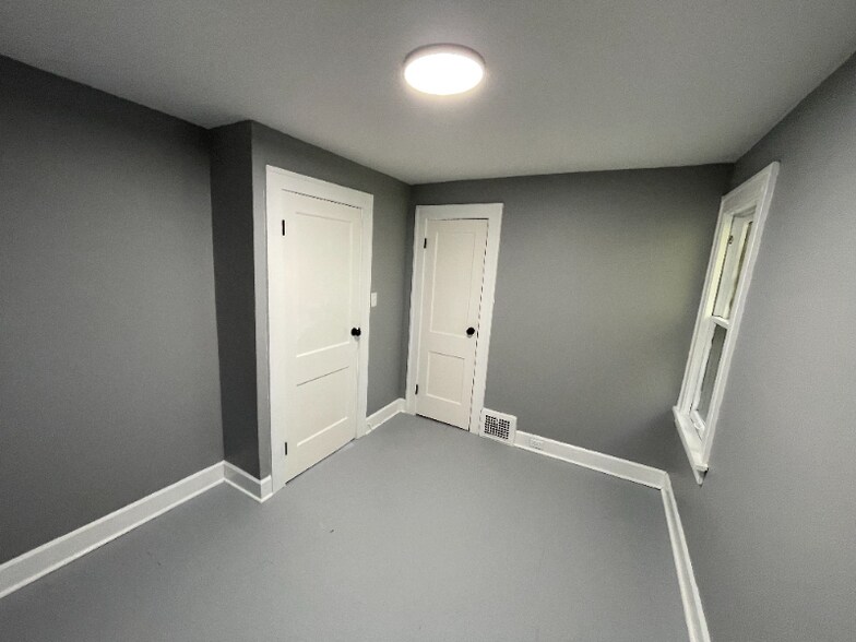 Building Photo - 1750 Urbana Rd