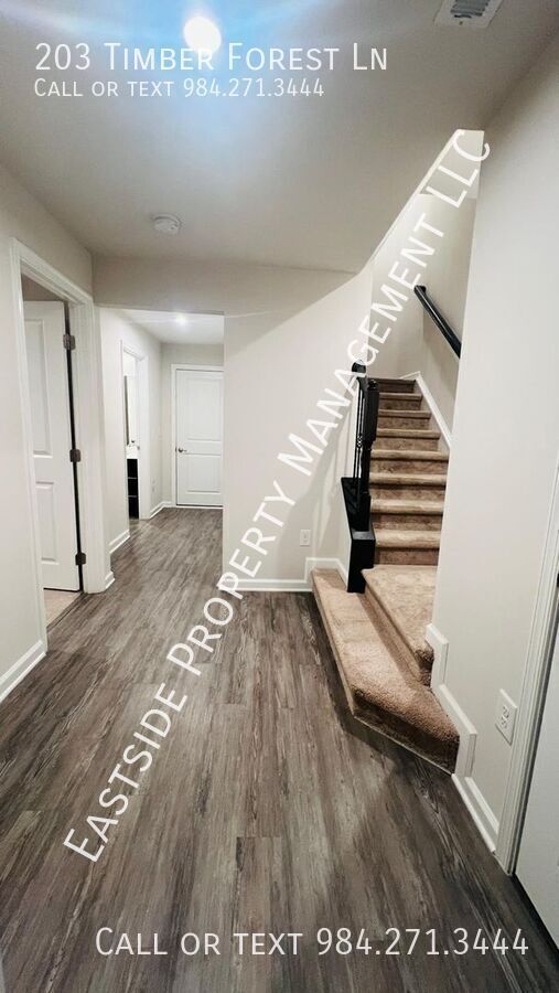 Building Photo - Like-New!! Most Popular floorplan!! Farmho...