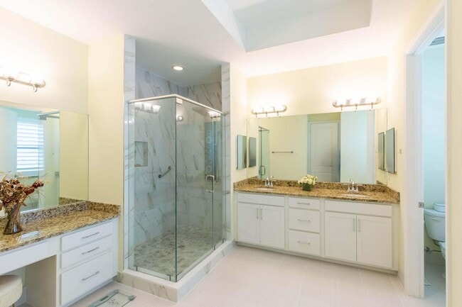 Building Photo - 7528 Moonrise Dr