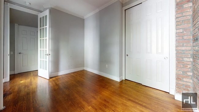 Building Photo - 432 E 13th St