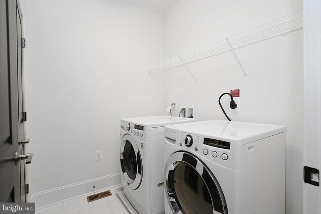 Building Photo - 44655 Provincetown Dr