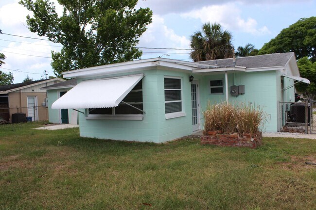 Building Photo - 4424-B TERRY LOOP