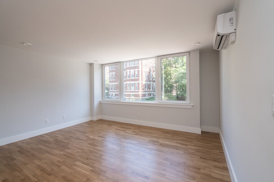 Building Photo - 334 Harvard St
