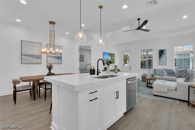 Building Photo - 7242 Saona CT