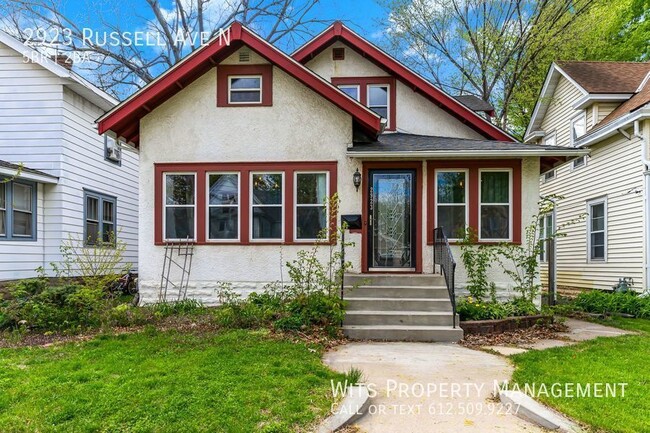 Building Photo - Beautiful 5 Bedroom Home