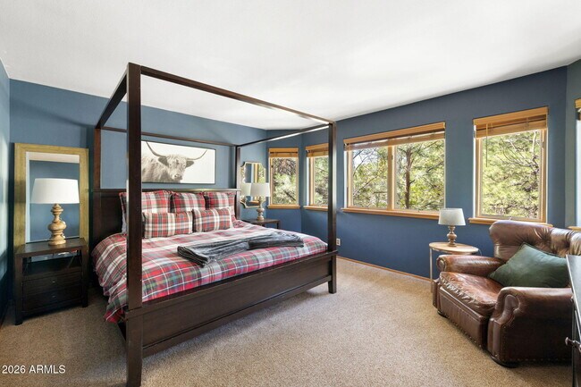 Building Photo - 2145 William Palmer