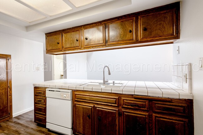 Building Photo - 3 Bedroom/2.5 Bath Townhome - $1995 per mo...