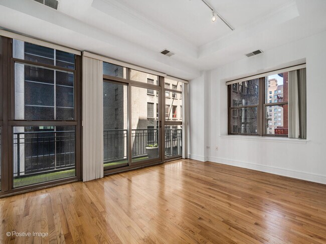 Building Photo - 212 W Washington St