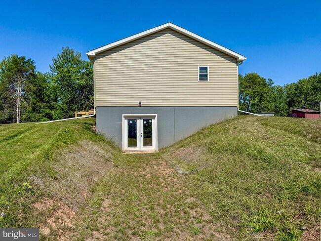 Building Photo - 9102 New Cut Rd