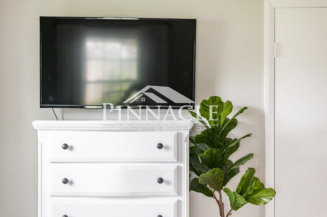 Bedroom 2 - 126 Tomahawk Industrial Park