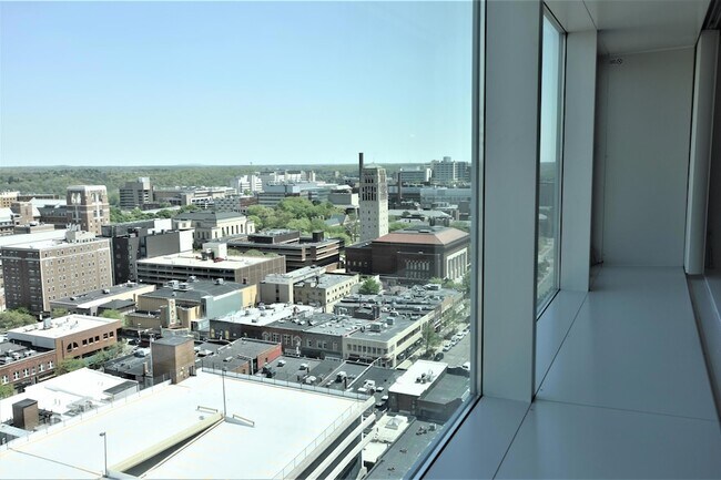 Building Photo - 555 E William St