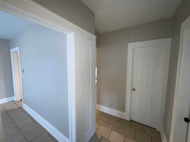 Building Photo - 19824 Pasnow Ave