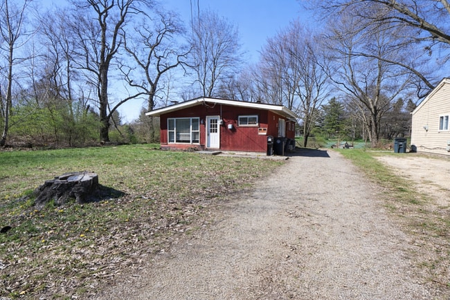 Building Photo - 1859 Delia Ave