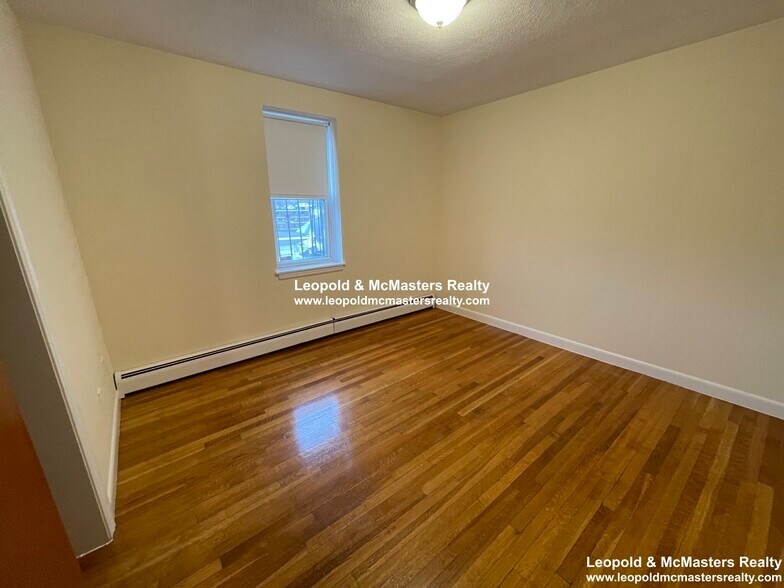 Primary Photo - 144 North Beacon St