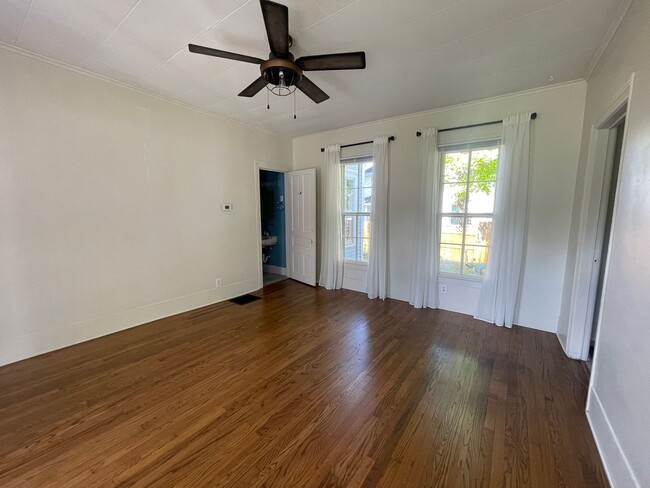 Building Photo - One Bedroom Apartment in Mattawan