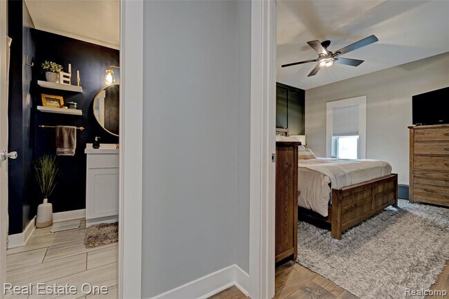 Building Photo - 15 South St