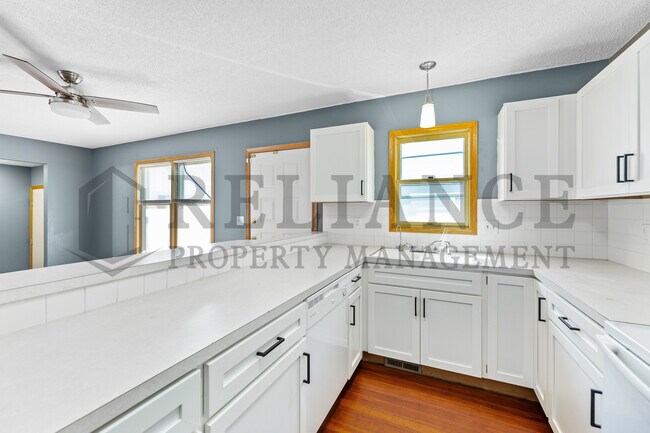 Building Photo - 1513 S Edwards St