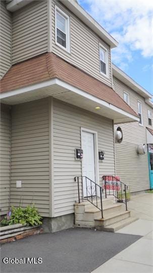 Building Photo - 469 Delaware Ave