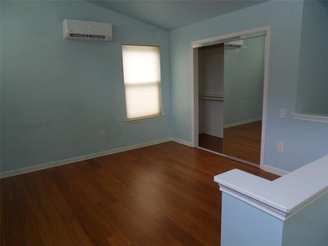 Building Photo - 1309 Singleton Ave