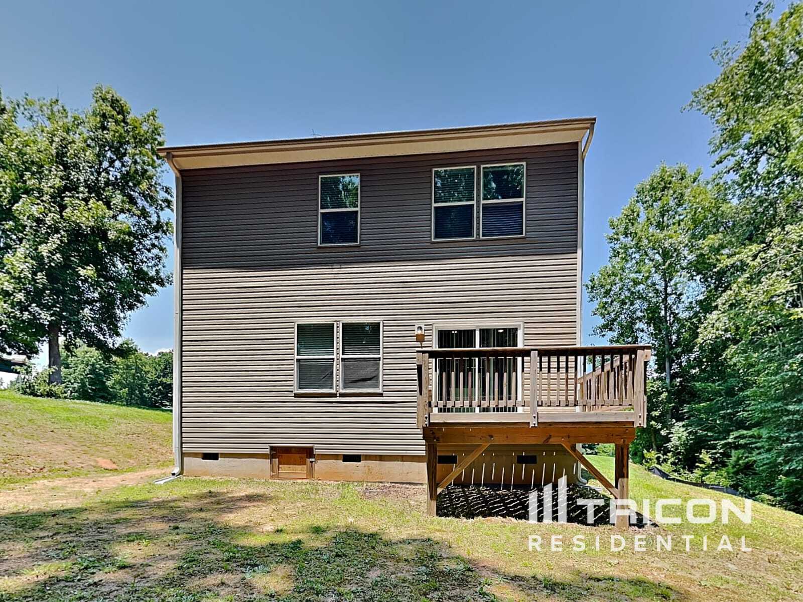 Building Photo - 166 Oak Creek Rd