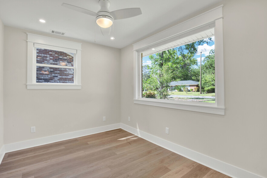 Building Photo - 106 Montclair Blvd